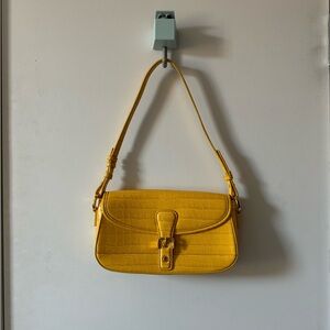 Yellow Sinbono shoulder bag.